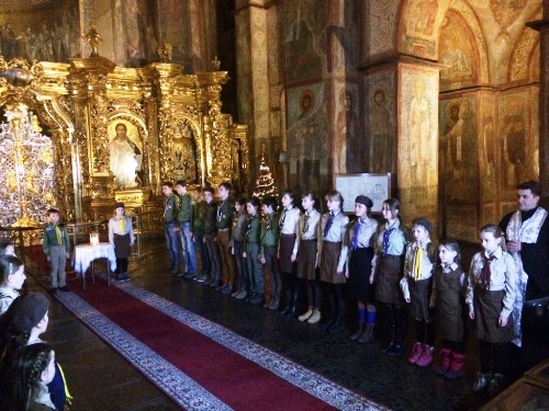«Вифлиємський вогонь миру прибув до Києва.(ФОТО) «Вифлиємський вогонь миру прибув до Києва.(ФОТО)